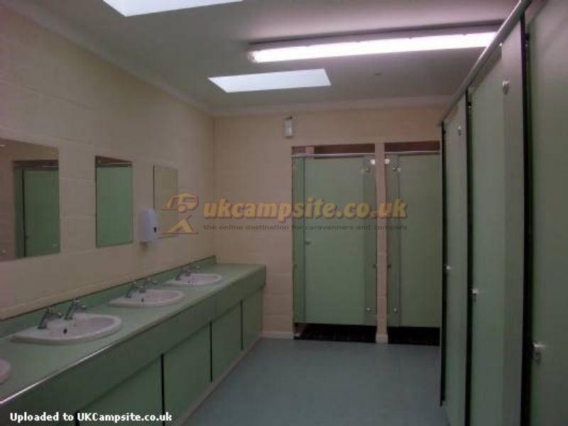 Petwood Camping And Caravan Park