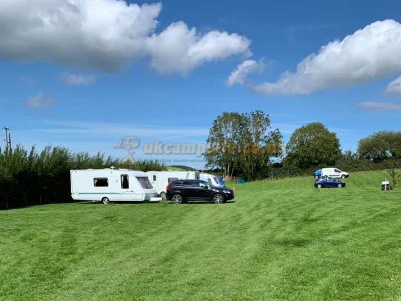 Peniarth Bach Farm Campsite And Caravan Park