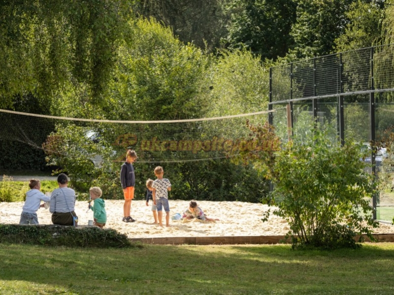 Camping Huttopia Baie Du Mont St Michel