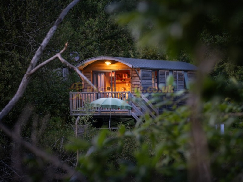 Camping Huttopia Baie Du Mont St Michel
