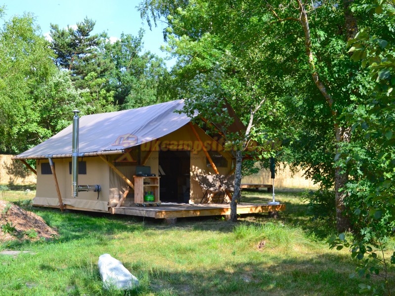 Camping Huttopia Baie Du Mont St Michel