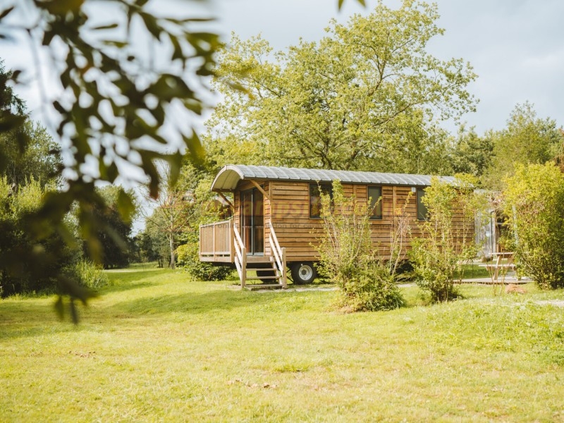 Camping Huttopia Baie Du Mont St Michel