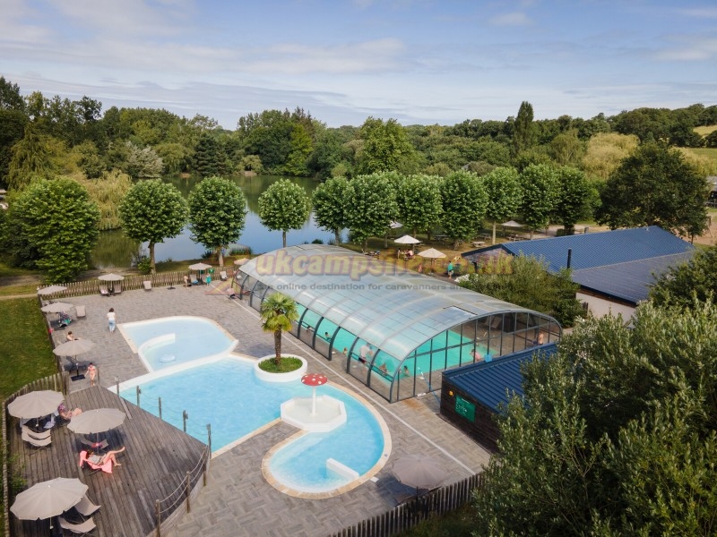 Camping Huttopia Baie Du Mont St Michel