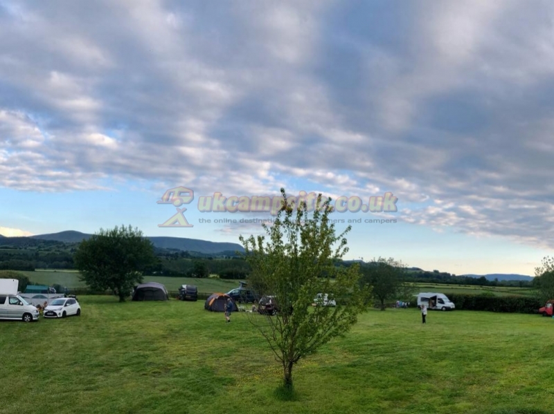 Seren Bach Campsite (was The Radnor Arms)